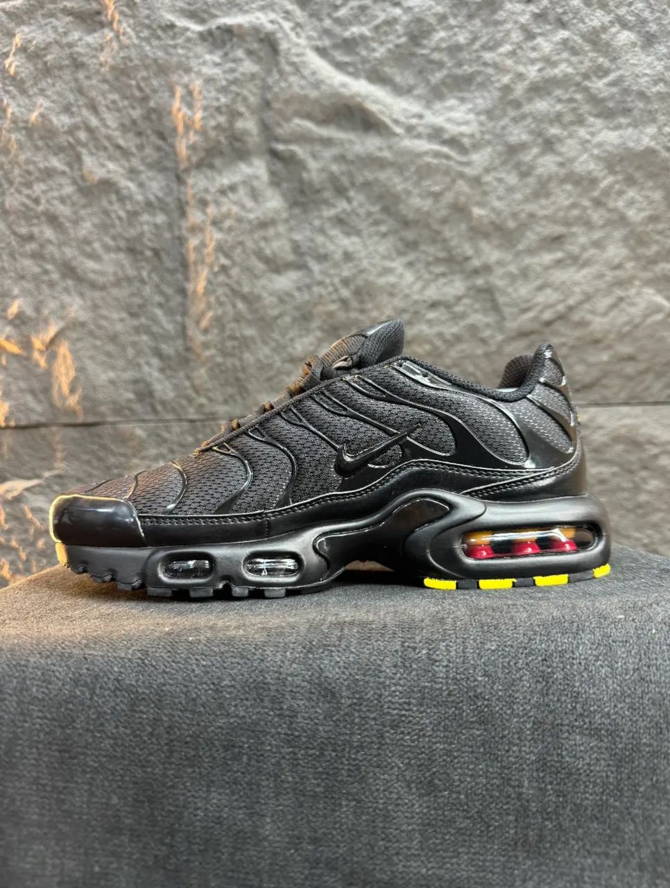 TN BLACK